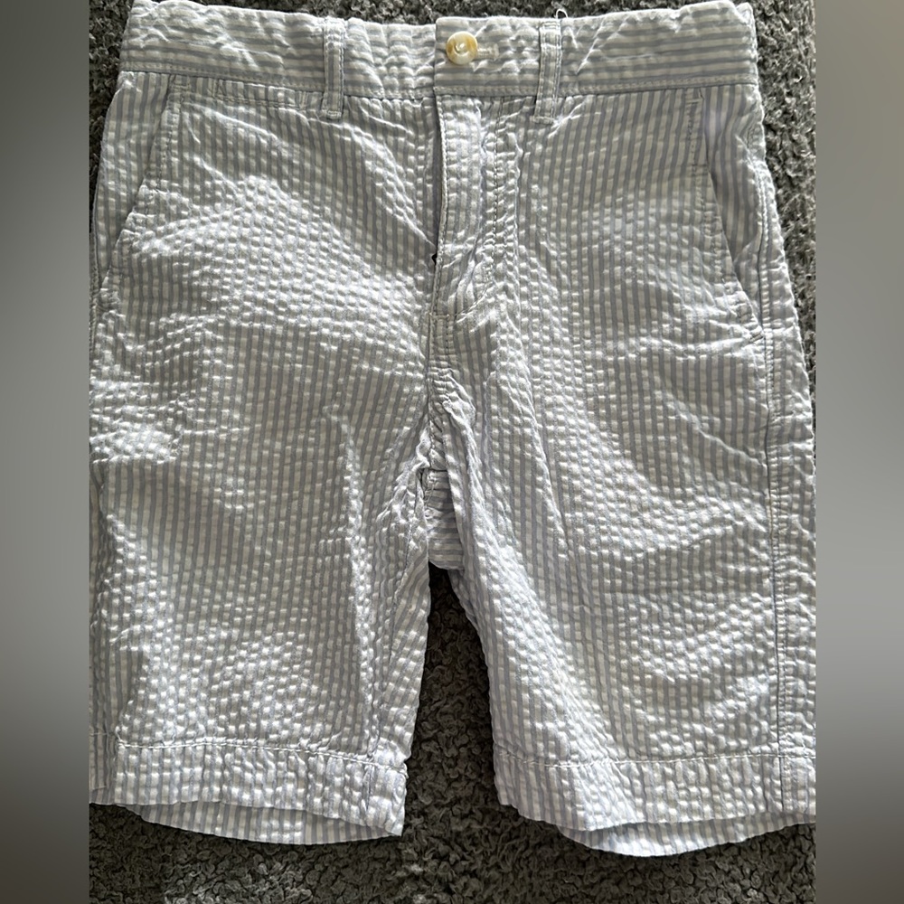 Kid white and blue short pant  size 8 like new!